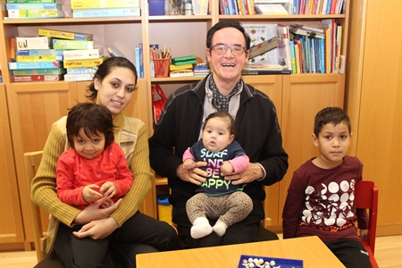 Rolf-Albert Schmitz unterstützt Flüchtlingsfamilie und Spendenaktion