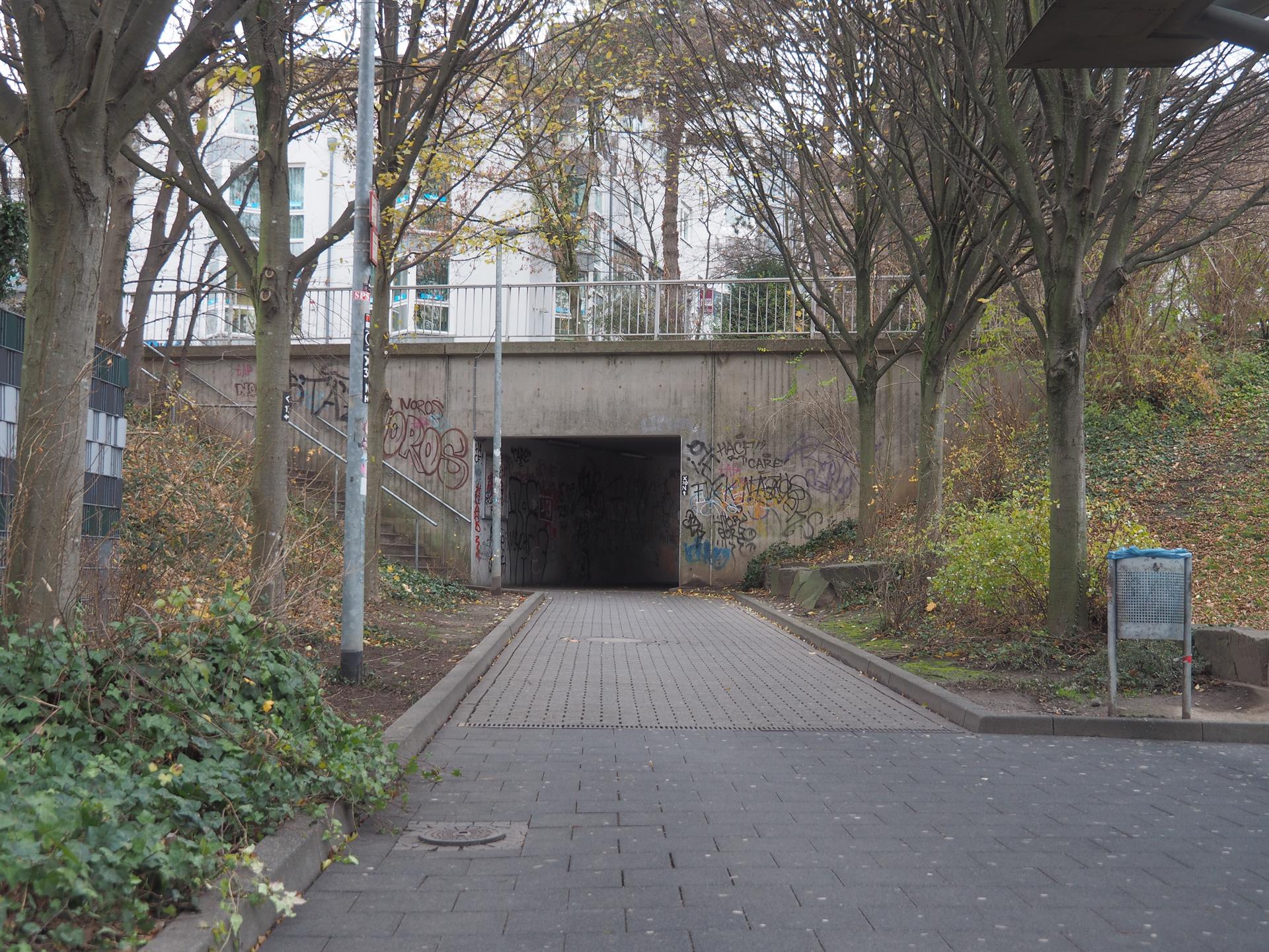 Beteiligungsworkshop zu lichtplanerischer Neugestaltung bringt Licht ins Dunkle der Fußgängertunnel an der Stadtbahnhaltestelle und am Erna-Klug-Weg in Bensberg
