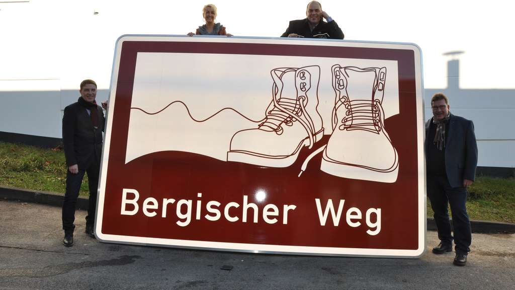 Autobahnschild für Premium-Wanderroute "Bergischer Weg" 