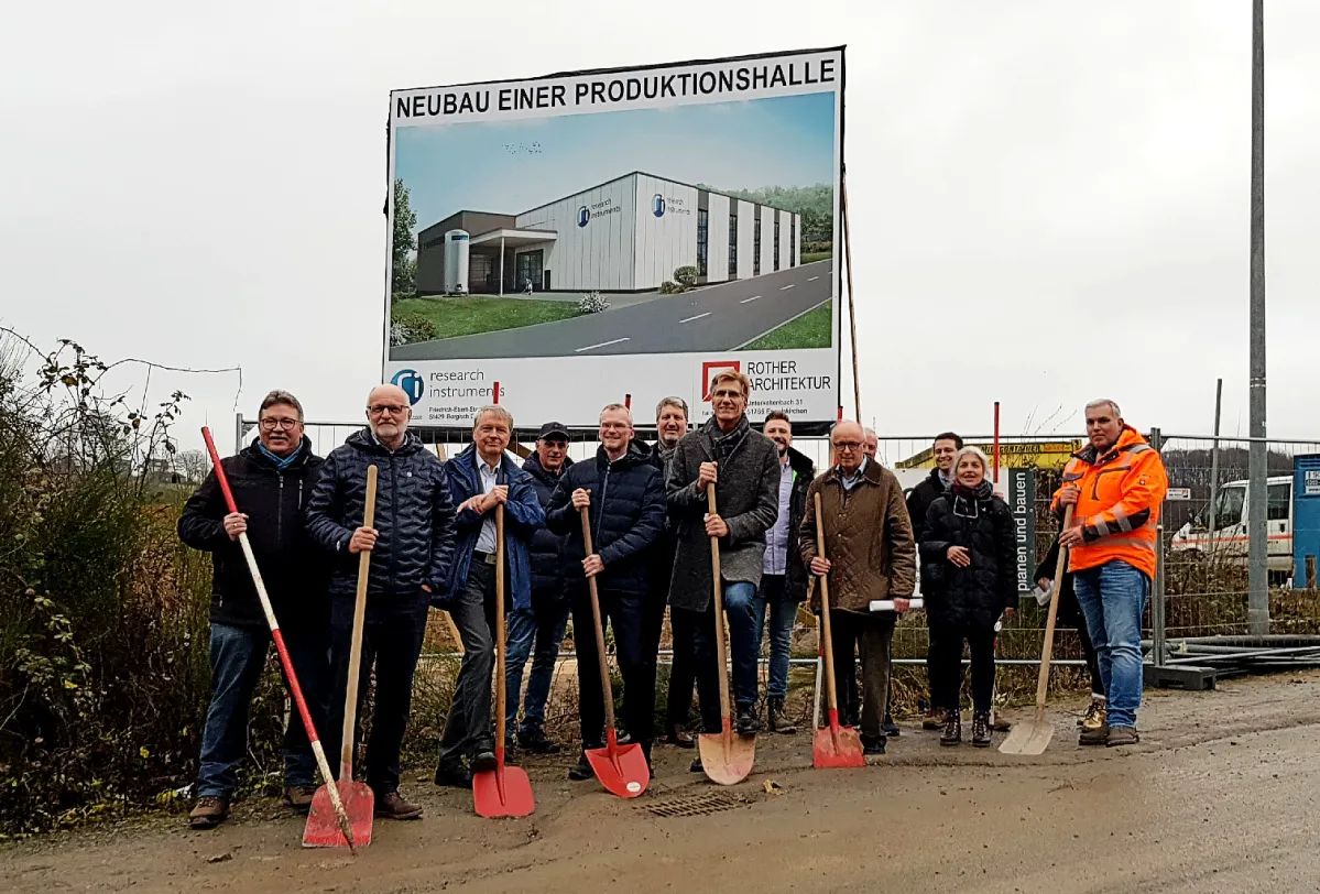 Entwicklung des Gewerbegebiets Obereschbach abgeschlossen – Spatenstich für Gebäude der Firma RI Research Instruments