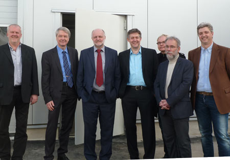 RI Research Instruments erweitert 