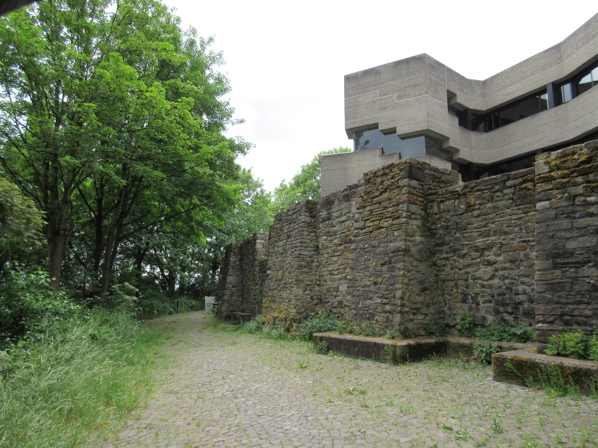 Städtebauliche Aufwertung der Bensberger Burgmauer startet
