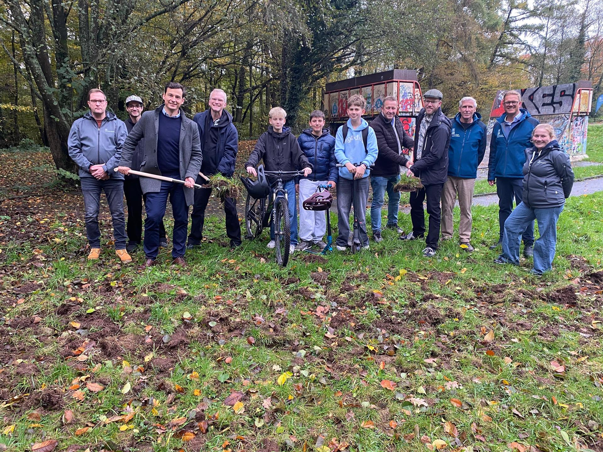 Vier Spatenstiche an einem Tag: Stadt Bergisch Gladbach investiert in Bildung, Betreuung und Freizeit