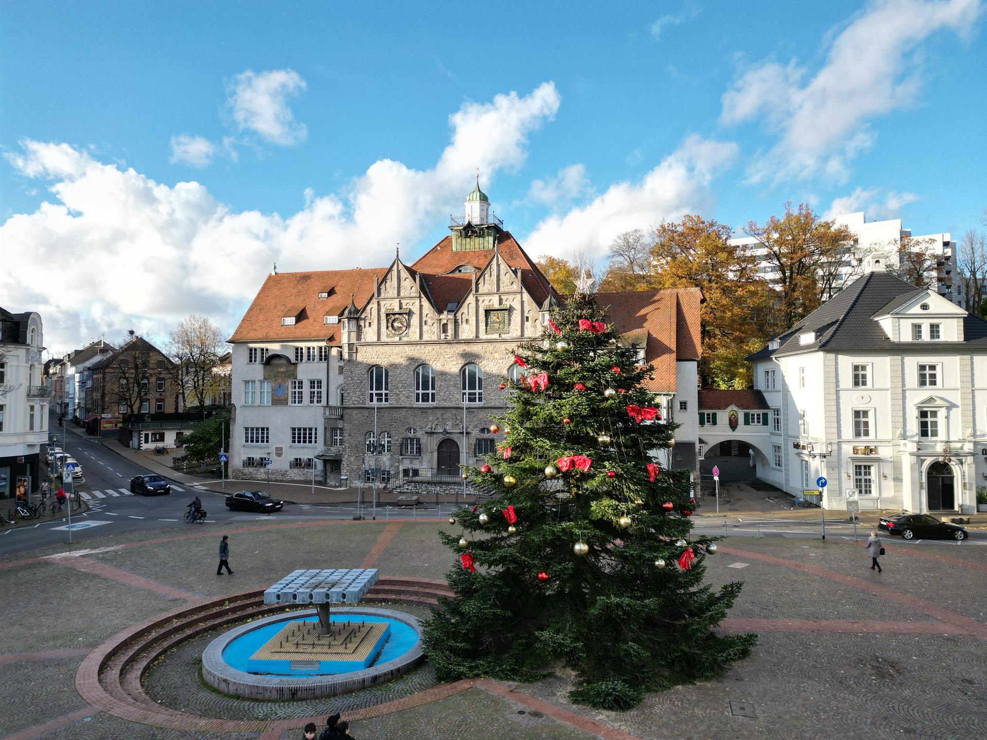 Weihnachtsbaum wird am Montag, den 10. November auf den Konrad-Adenauer-Platz aufgestellt