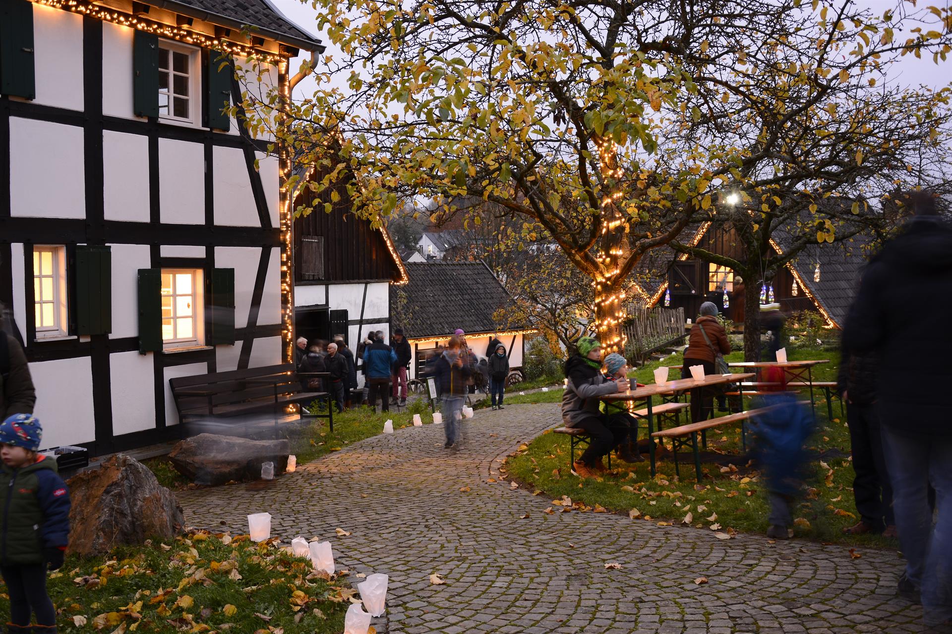 Lichterfest im Bergischen Museum – Handwerk, Lichterglanz und Winterstimmung