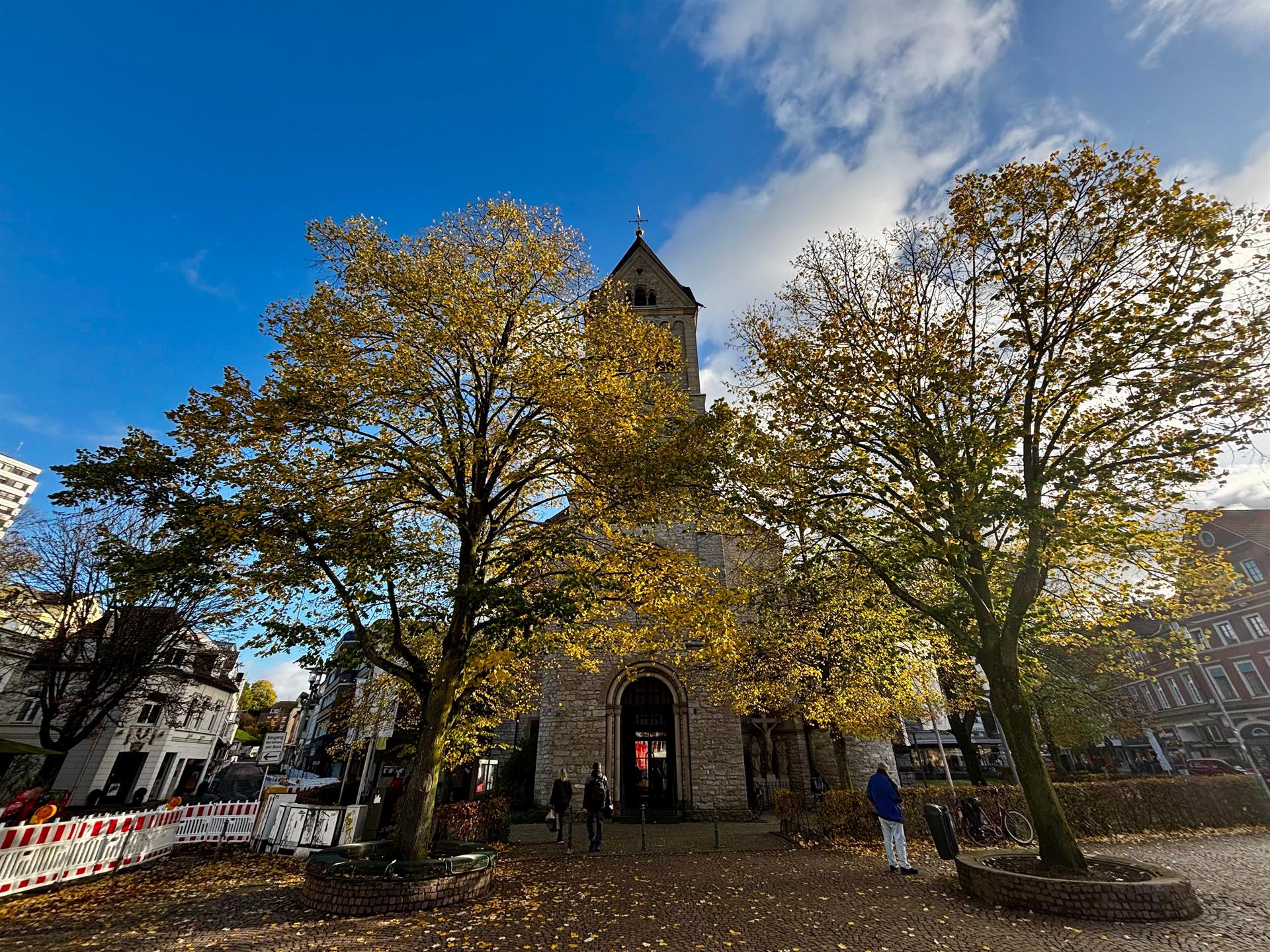Erster Arbeitstag des neuen Bergisch Gladbacher Bürgermeisters Marcel Kreutz