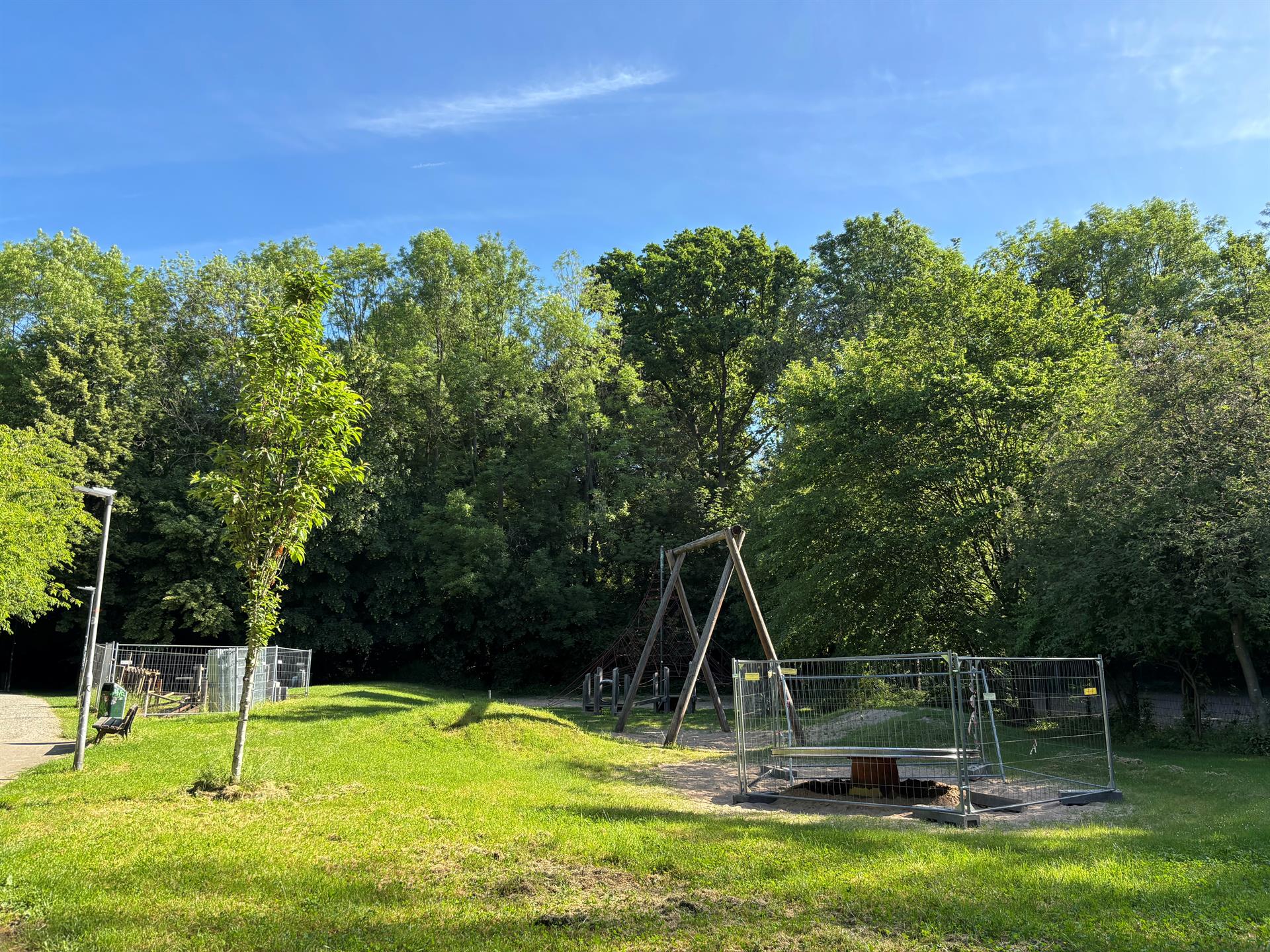 Kinderspielplatz am Quirlsberg muss gesperrt werden – Bolzplatz bleibt offen
