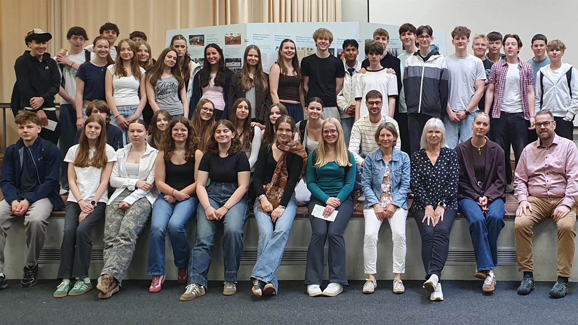 Unterrichtsprojekt im Gymnasium Herkenrath: Städtepartnerschaften – Von der Versöhnung zur globalen Zusammenarbeit