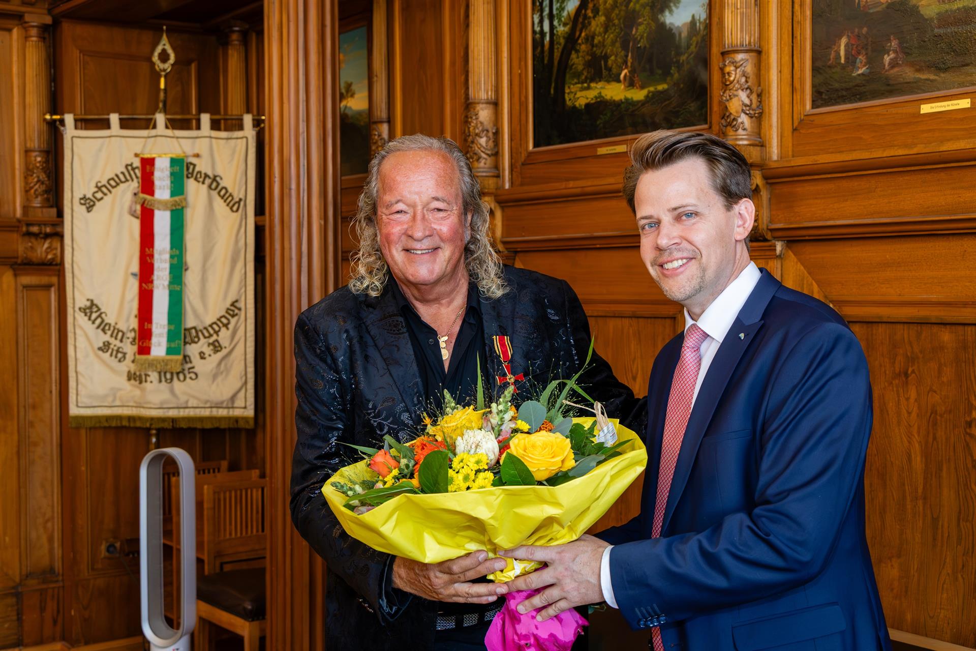 Burkhardt Unrau mit Bundesverdienstkreuz am Bande für sein Engagement ausgezeichnet