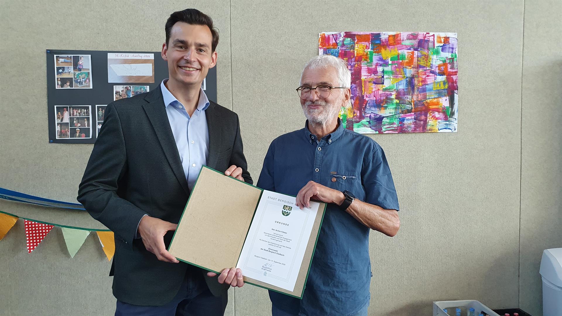 Achim Fölster erhält Ehrennadel der Stadt Bergisch Gladbach