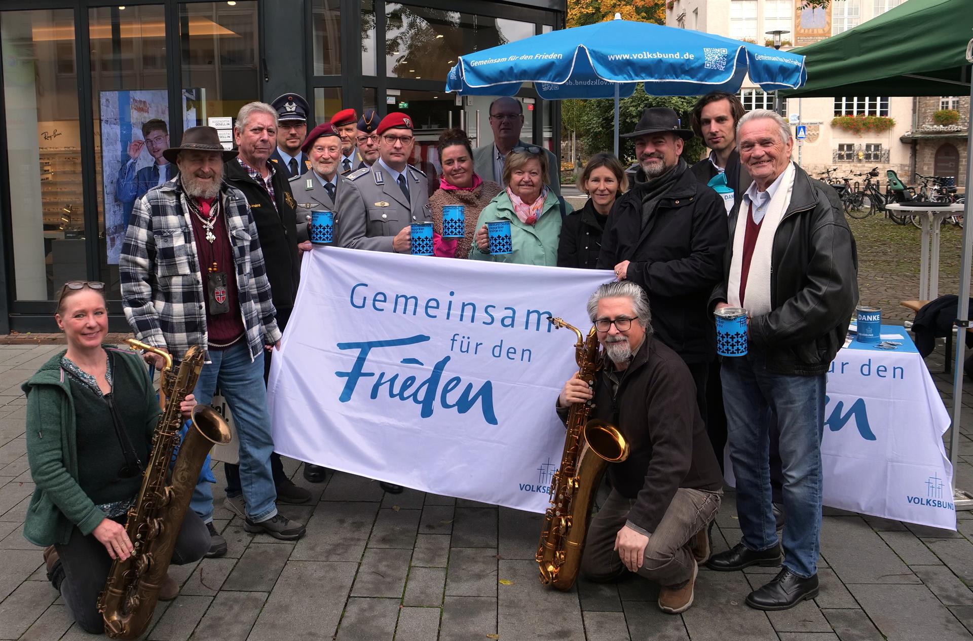 Gemeinsam für Erinnerung und Frieden: Sammlung für den Volksbund in Bergisch Gladbach eröffnet