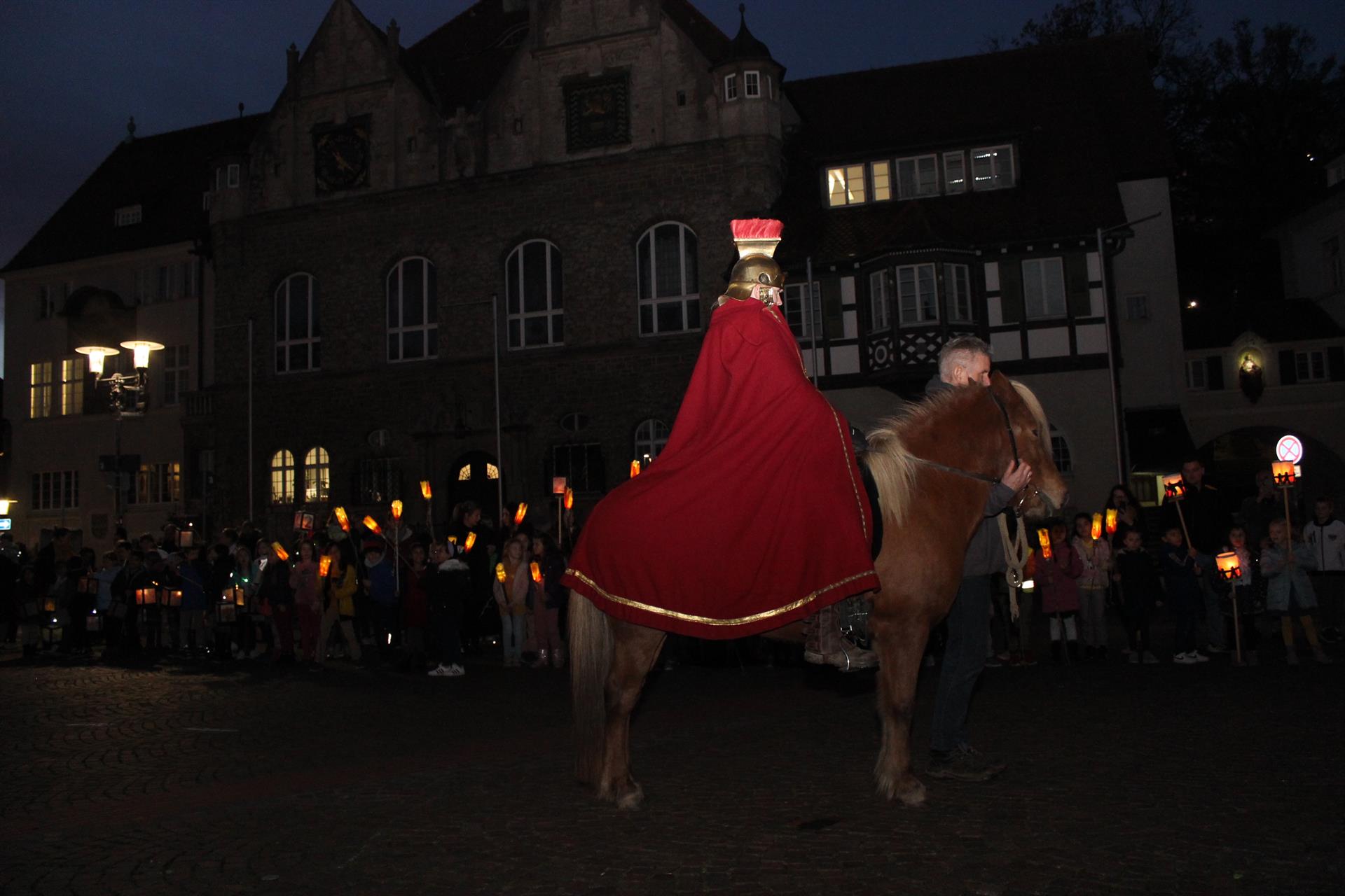 Bunte Laternen bringen Licht in Bergisch Gladbach – Martinszüge und Lichterfeste im November