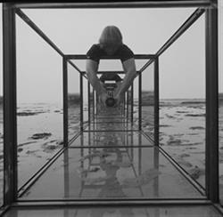 Selbstporträt mit Hasselblad-Kamera 1978 © Wilfried Täubner